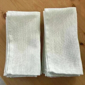 Laura Ashley 6 Napkins 18x18 White/Silver Polyester Christmas Dinner Party NWOT